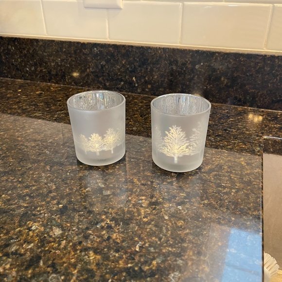 Two's Company Bright and Antique Silver Tree Votives - Set of 4. - Picture 6 of 14